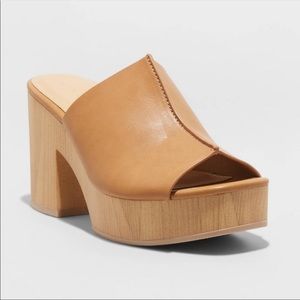 Women’s Universal Thread Brown Chunky Heels